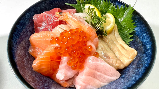 鮮度の極みに舌鼓!お取り寄せで人気の『海鮮丼、いくら・サーモン丼セット』|三代目網元まる浜